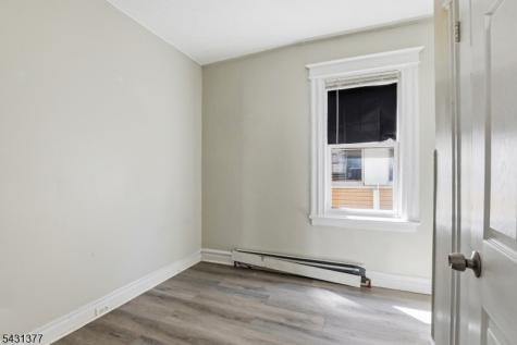 184 W Runyon Street Newark NJ 07108