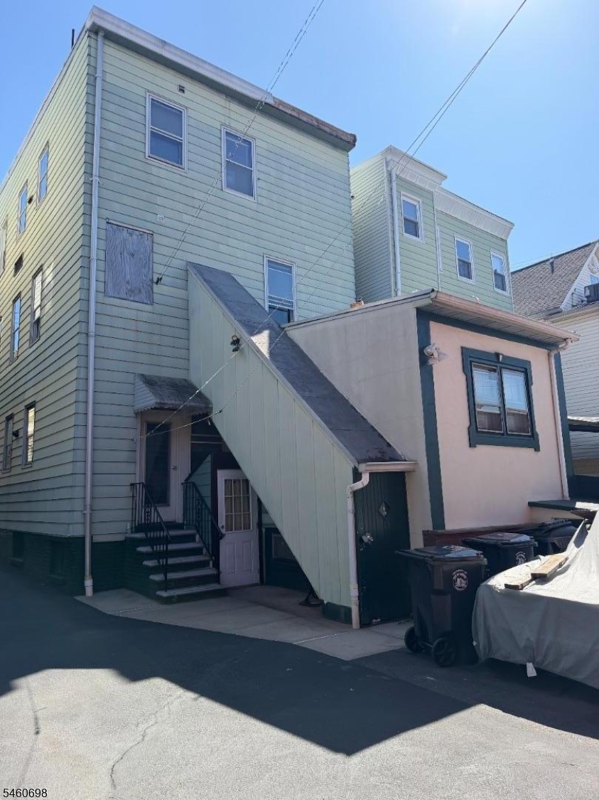 76 Ann Street Newark NJ 07105