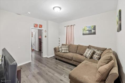 164 Parker Street Newark NJ 07104