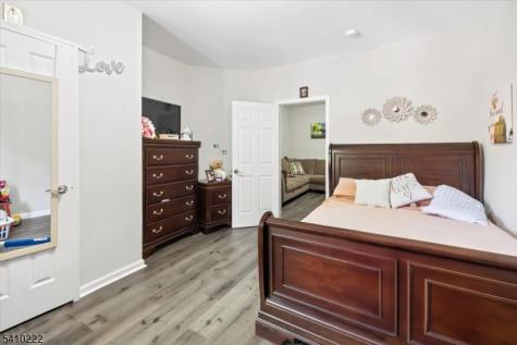 164 Parker Street Newark NJ 07104