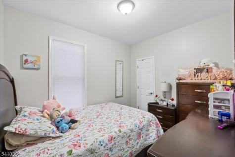 164 Parker Street Newark NJ 07104