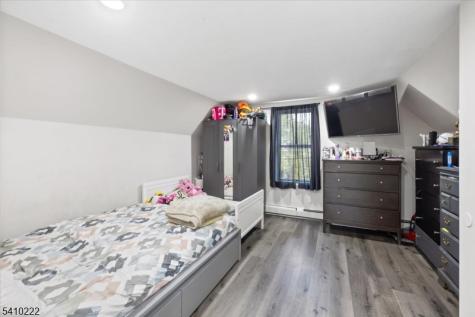 164 Parker Street Newark NJ 07104