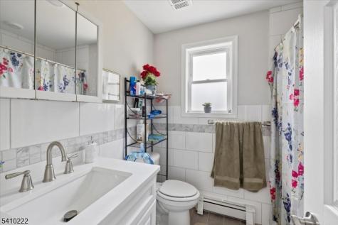 164 Parker Street Newark NJ 07104