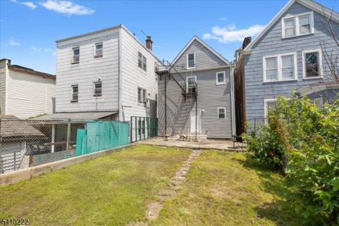 164 Parker Street Newark NJ 07104
