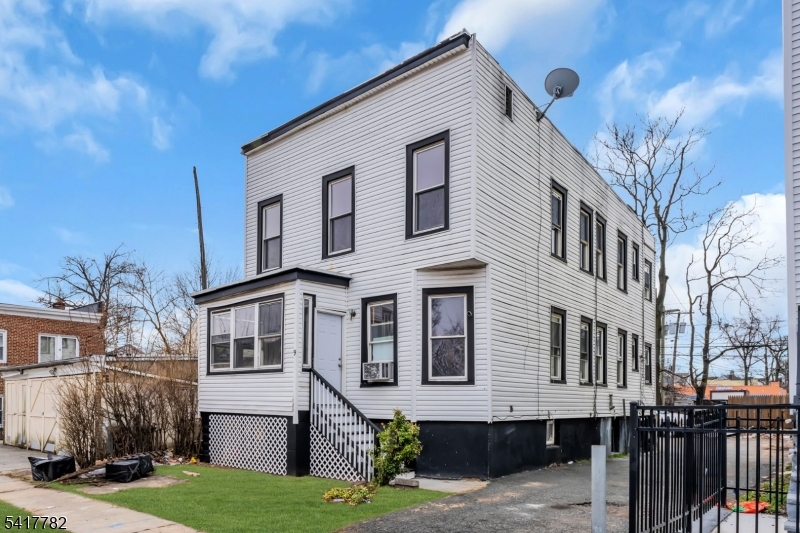 9 Lindsley Place East Orange NJ 07018