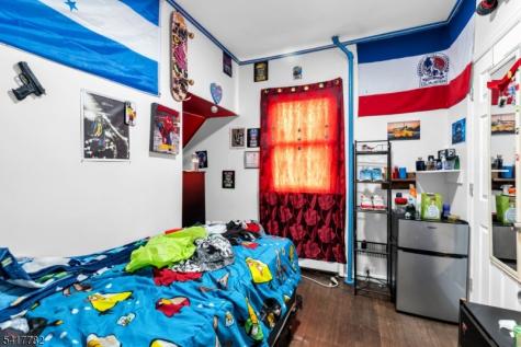 9 Lindsley Place East Orange NJ 07018