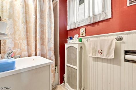 60 Martin Road Verona NJ 07044