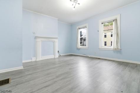 31 Hillman Street Paterson NJ 07522