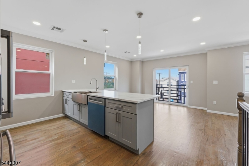 432 S 10th Street Newark NJ 07103