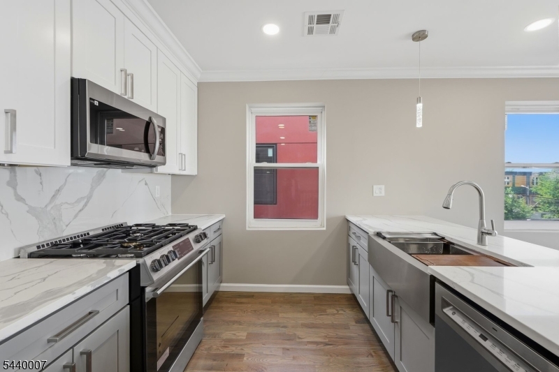 432 S 10th Street Newark NJ 07103