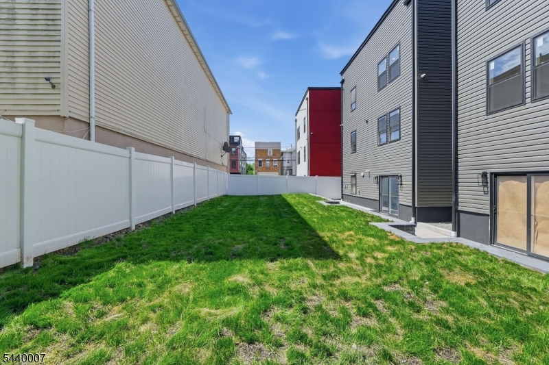 432 S 10th Street Newark NJ 07103