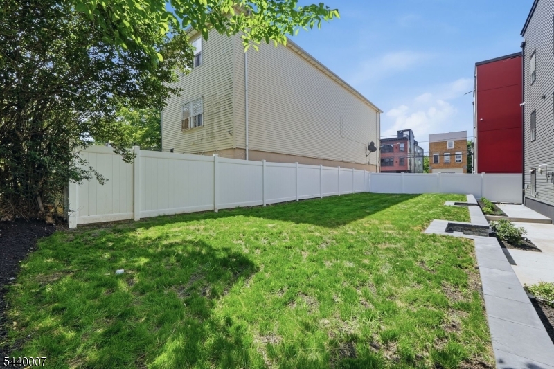 432 S 10th Street Newark NJ 07103
