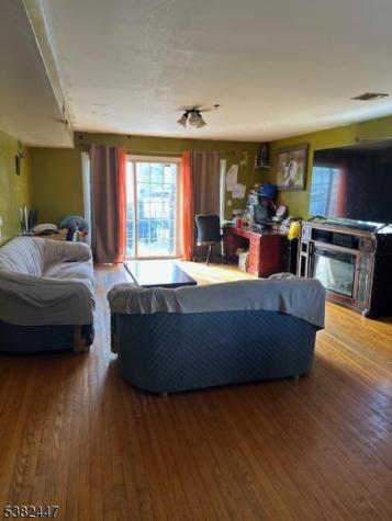 89 Hawthorne Avenue Newark NJ 07112