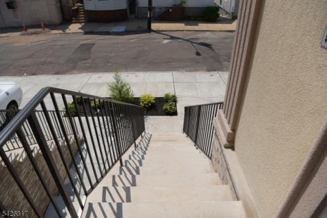28 Davis Street Harrison NJ 07029