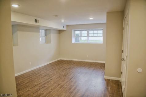 28 Davis Street Harrison NJ 07029