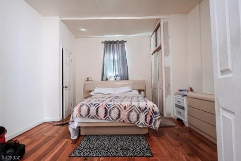 581 S 17th Street Newark NJ 07103