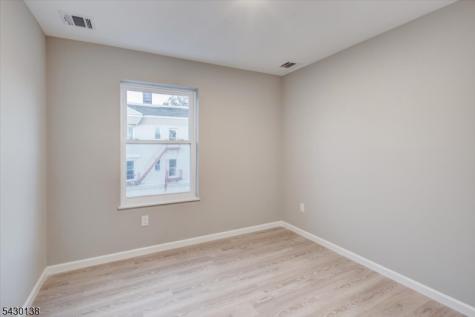 581 Bergen Street Newark NJ 07108