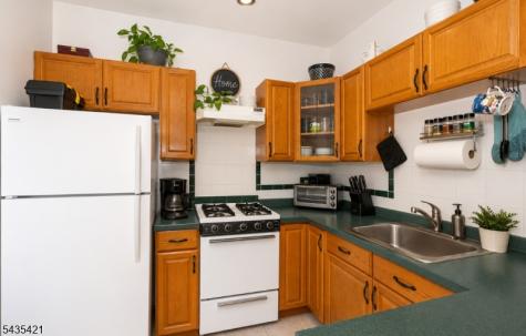21 Fitzherbert Street Bloomfield NJ 07003