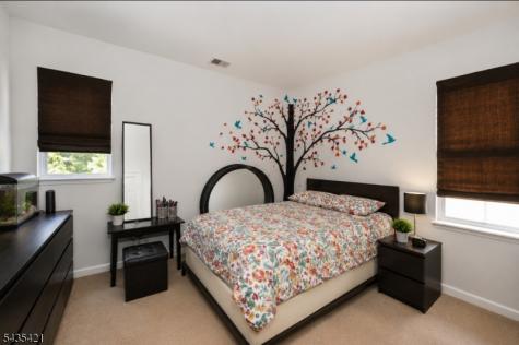 21 Fitzherbert Street Bloomfield NJ 07003