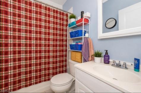 21 Fitzherbert Street Bloomfield NJ 07003