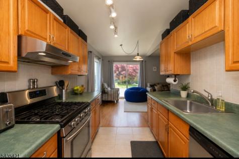 21 Fitzherbert Street Bloomfield NJ 07003