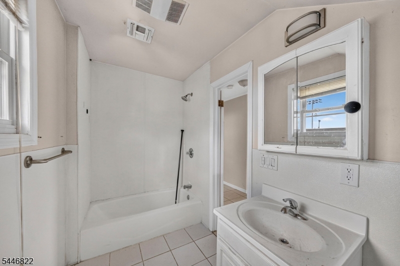 114 Peck Avenue Newark NJ 07107