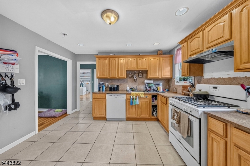114 Peck Avenue Newark NJ 07107