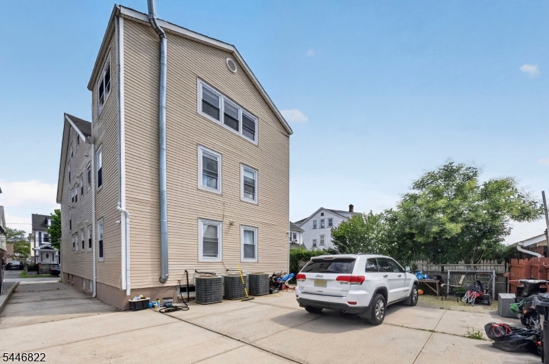 114 Peck Avenue Newark NJ 07107