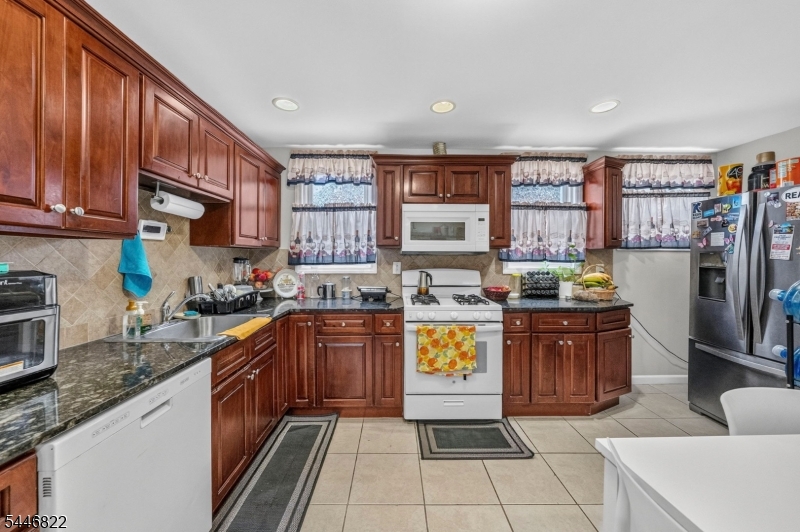 114 Peck Avenue Newark NJ 07107