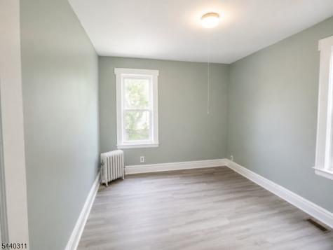 556 S Clinton Street East Orange NJ 07018
