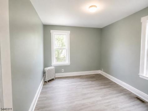 556 S Clinton Street East Orange NJ 07018