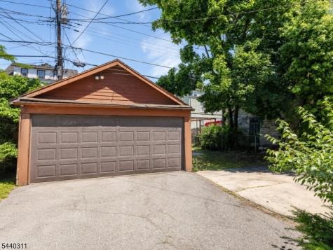 556 S Clinton Street East Orange NJ 07018