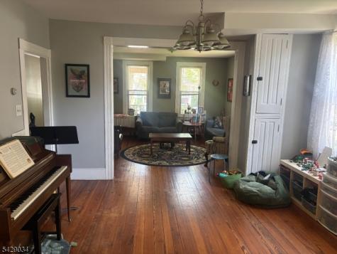 10 5TH Street Frenchtown NJ 08825