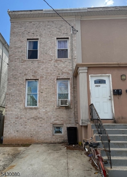 1022 Laura Street Elizabeth NJ 07201