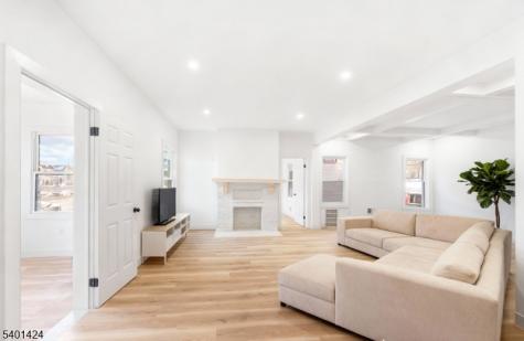 189 N Oraton Parkway East Orange NJ 07017