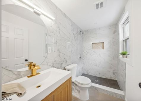 189 N Oraton Parkway East Orange NJ 07017