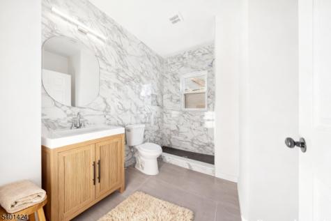 189 N Oraton Parkway East Orange NJ 07017