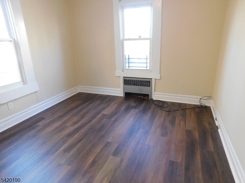 282 Renner Avenue Newark NJ 07112