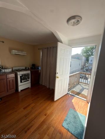 86 Oraton Street Newark NJ 07104