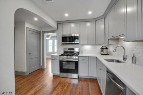23 2ND Avenue Hawthorne NJ 07506