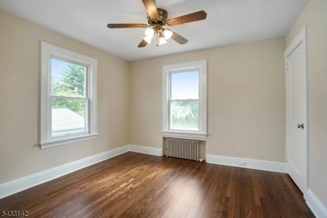 23 2ND Avenue Hawthorne NJ 07506