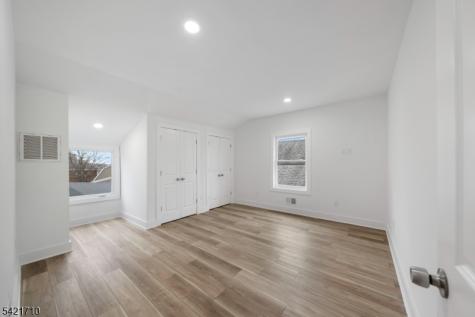 16 Headley Terrace Irvington NJ 07111