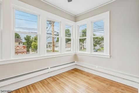 301 E 9th Avenue Roselle NJ 07203