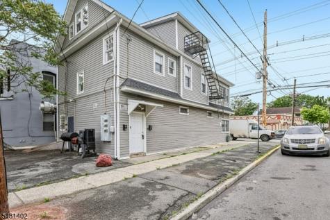 301 E 9th Avenue Roselle NJ 07203