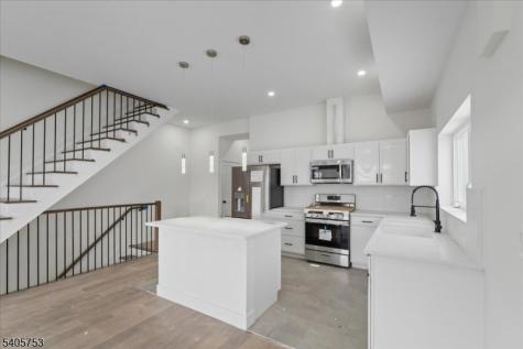 367 21ST Street Irvington NJ 07111