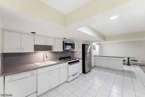 767 Kingsland Avenue Ridgefield NJ 07657