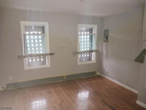 648 S 11th Street Newark NJ 07103