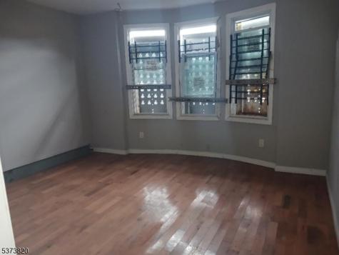 648 S 11th Street Newark NJ 07103