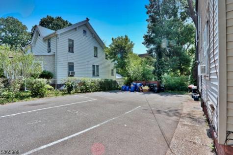 132 Hamilton Street East Orange NJ 07017