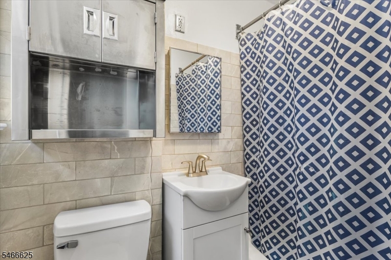 76 Prospect Avenue Bayonne NJ 07002